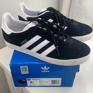 Adidas Gazelle J- black, white, off white sole! Size 6.5 but fit W8.5.